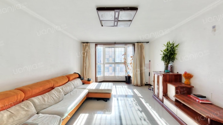 德远云璟西侧 板楼大社区 三阳户型 中间楼层-客厅