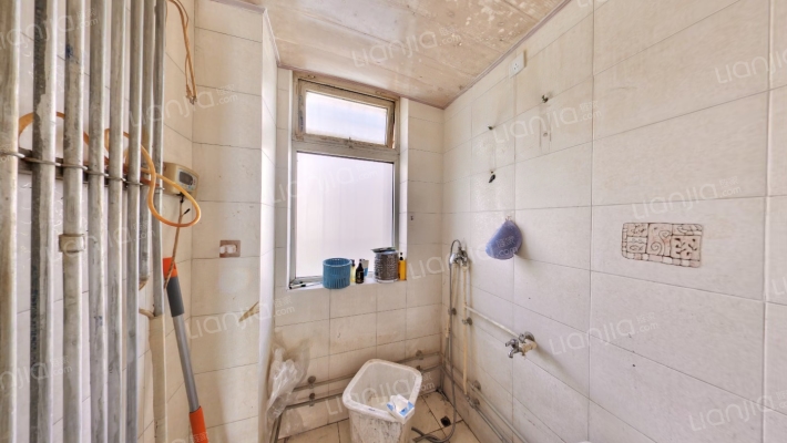 德远云璟西侧 板楼大社区 三阳户型 中间楼层-卫生间A