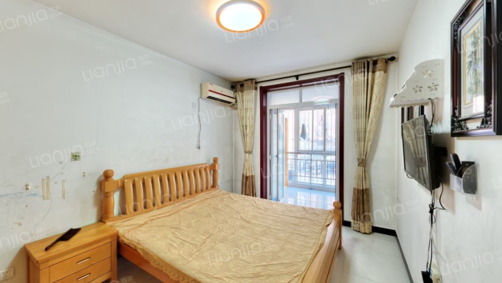 此房是 低楼层 户型方正没有面积浪费 中等装修 拎包入-卧室B