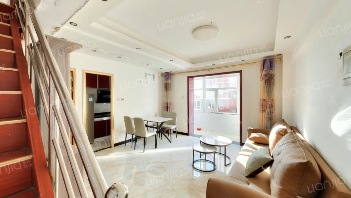 冠云路宏远景园跃层动静分区电梯洋房税费低-客厅