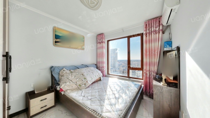 业主急售精装两居，拎包入住，房本满二-卧室B