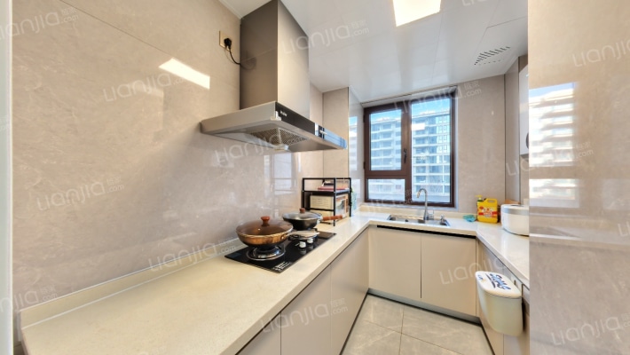 樾府国际 精装两居 南北通透  全天采光 随时看房-厨房