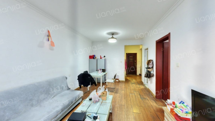 属于市区的位置，民水民电，精装修，拎包入住-客厅