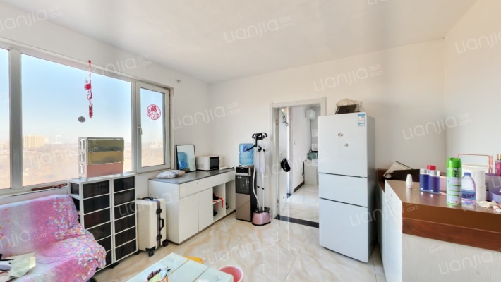 带装修拎包入住，户型方正，房本满五，正规一居-客厅