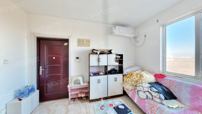 带装修拎包入住，户型方正，房本满五，正规一居-客厅