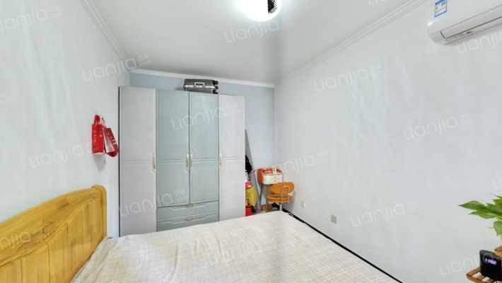 水岸花城96平精装两居46万 带家具电 拎包住-卧室B