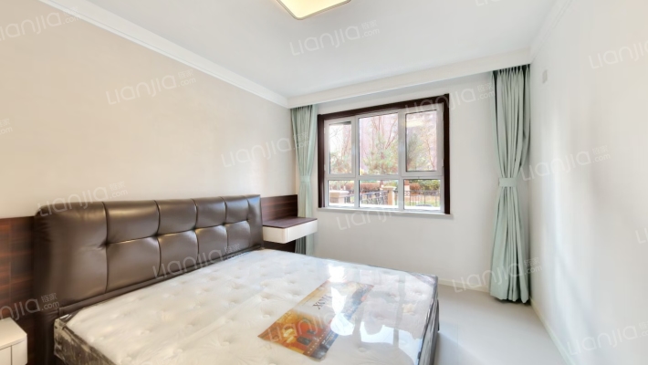 牛津花园 小区中间 位置三居  带小院 无遮挡-卧室C