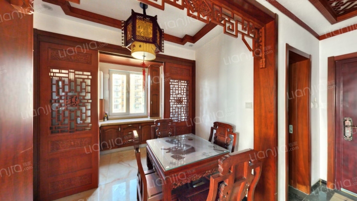 精装中式装修 全明格局 采光充足 看房随时-餐厅