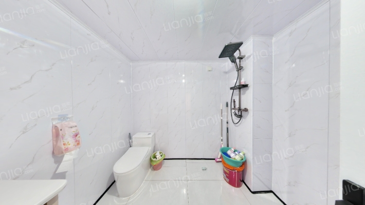 德信御府中高层两居，毛坯满二年，-卫生间