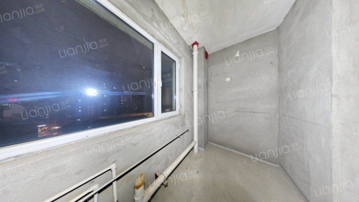 此房中间楼层，采光视野好，配套设施齐全 交通便利。-厨房