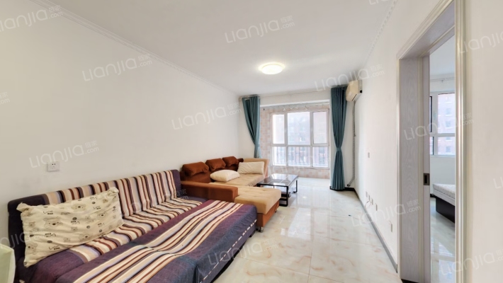 业主急售，拎包入住，低月供，低首付-客厅