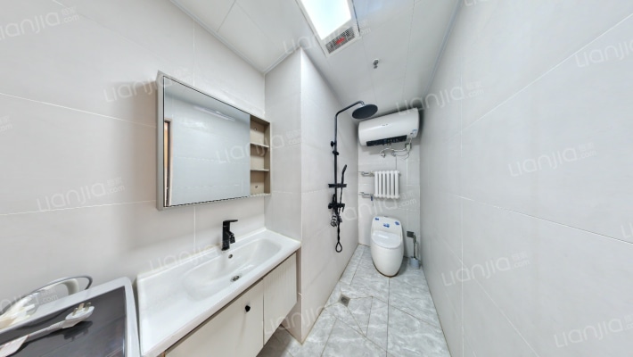 万科城际之光   精装修   南向一居   随时看房-卫生间