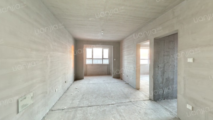 主卧转角窗2居 高楼层 有本 南面一栋楼-客厅