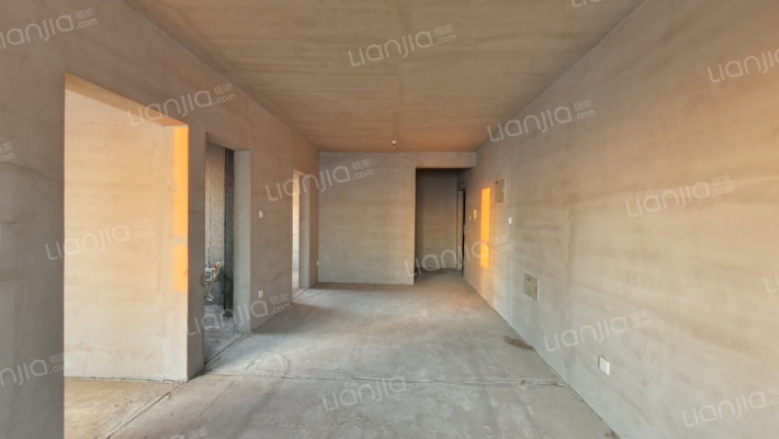 主卧转角窗2居 高楼层 有本 南面一栋楼-客厅