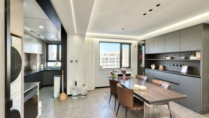 华远二期133㎡，精装，业主诚心出售，价格可谈-餐厅