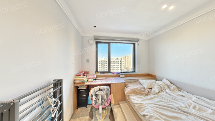 华远二期133㎡，精装，业主诚心出售，价格可谈-卧室B