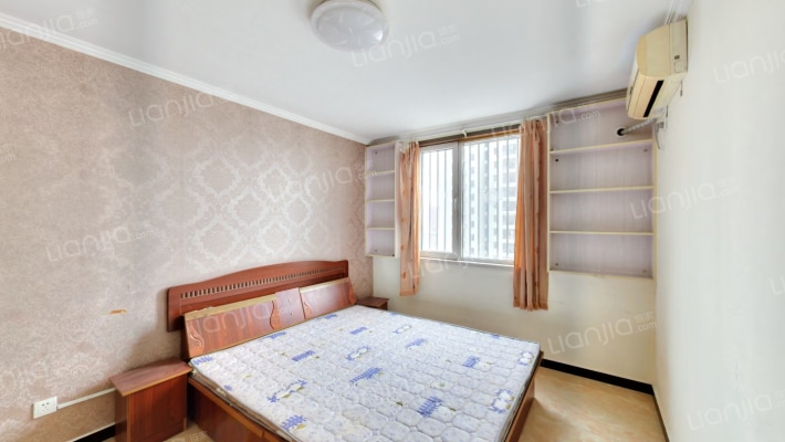 朝南的两居，中档装修，采光好，视野无遮挡-卧室B