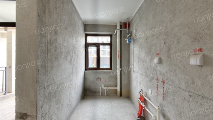 凤麟府169＋30平好楼层价格可谈-厨房