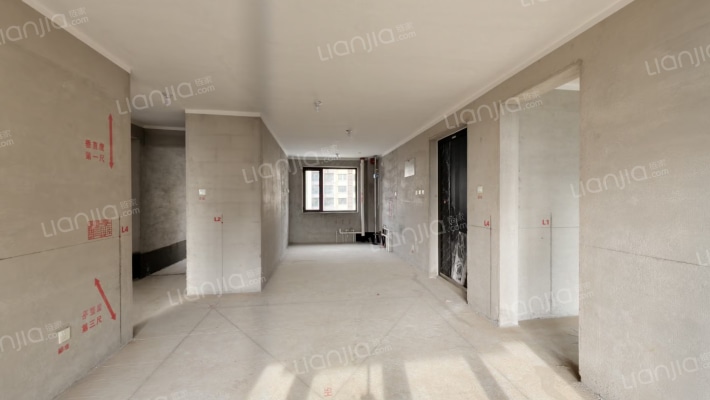 园林洋房社区 南北通透三居双卫 毛坯 看房方便-客厅