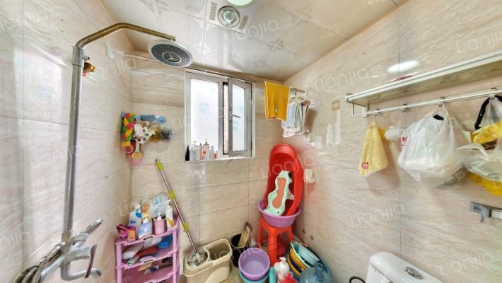 中高楼层，格局合理有装修拎包入住，-卫生间