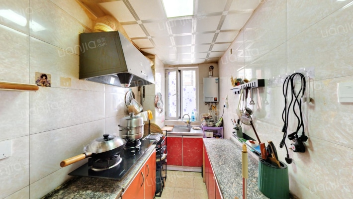 中高楼层，格局合理有装修拎包入住，-厨房