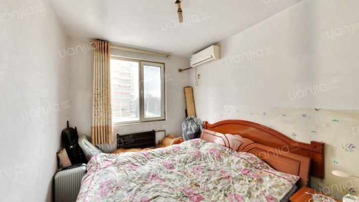 中高楼层，格局合理有装修拎包入住，-卧室A