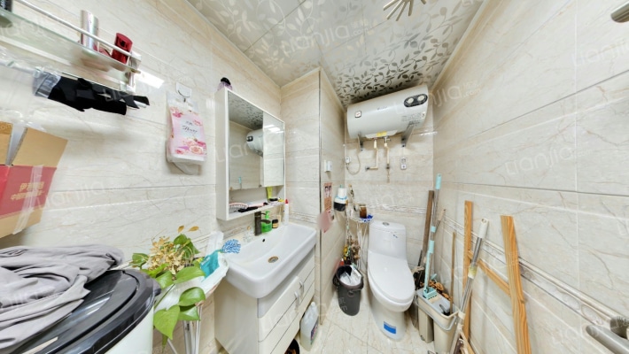 房子户型方正    位置交通便利-卫生间