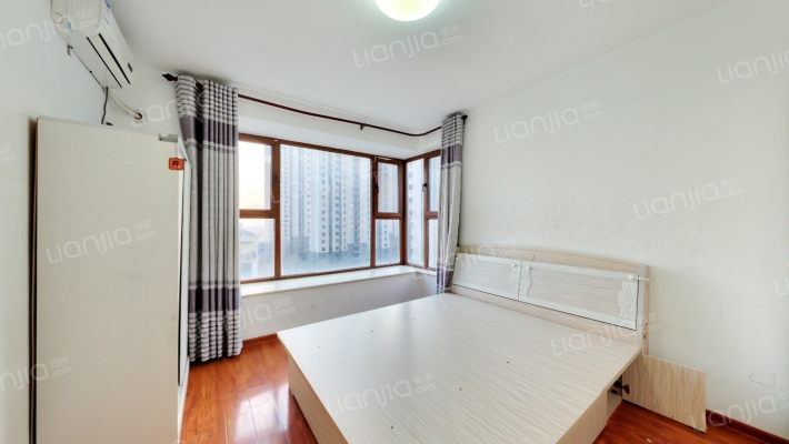 高铁新干线 3室2厅 南 北-卧室A