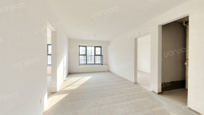 华远二期的四叶草户型，南北三通透，双明卫-客厅