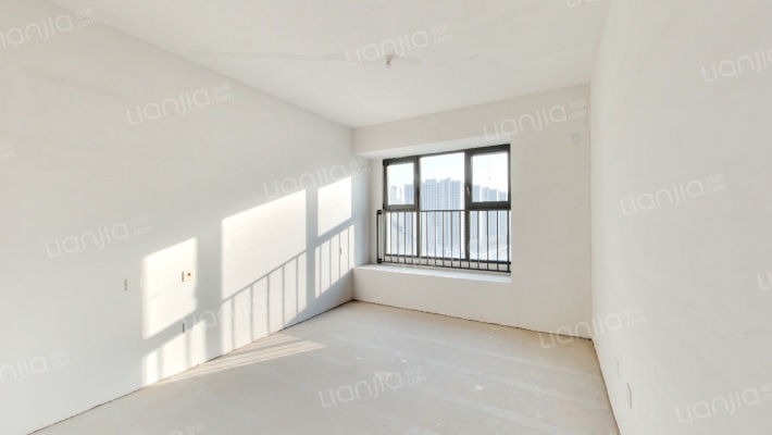 华远二期的四叶草户型，南北三通透，双明卫-卧室B