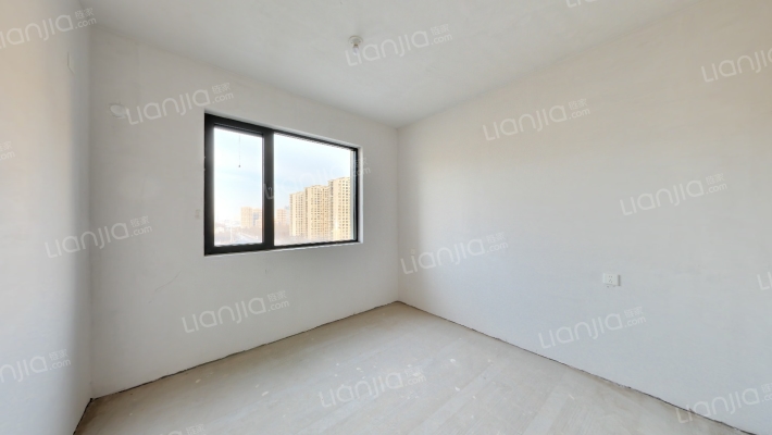 华远二期的四叶草户型，南北三通透，双明卫-卧室A