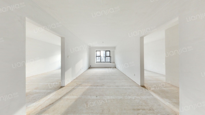 诚意出售毛坯四叶草户型。双明卫，中间好楼层，-客厅