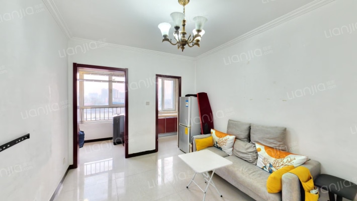 带装修拎包入住，户型方正，房本满五，正规一居-客厅