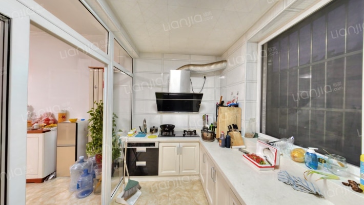 范阳路单位房大平层中间楼层业主急售-厨房