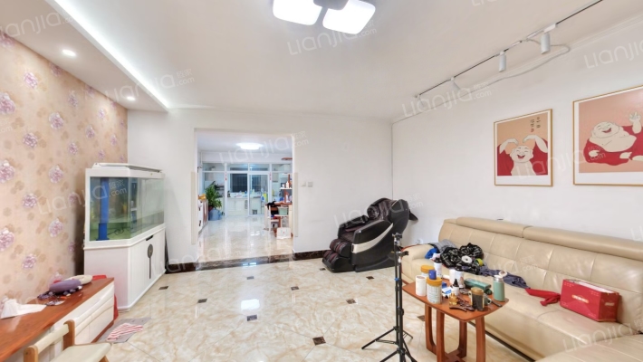 范阳路单位房大平层中间楼层业主急售-客厅