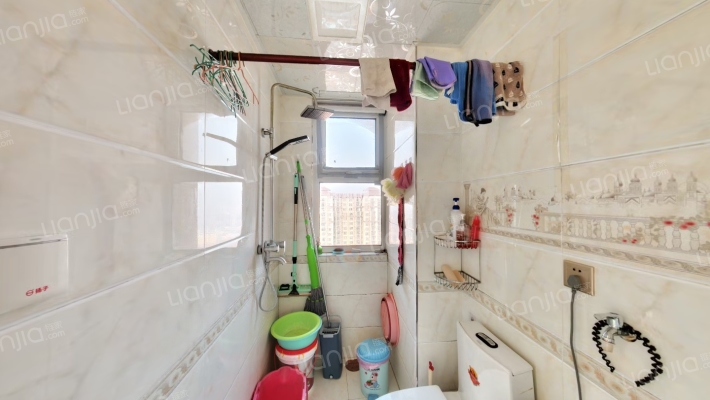 香邑溪谷南北通透三居 全明格局 房本满-卫生间