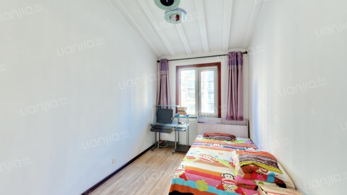 纯别墅区上叠，集中供暖，自住装修，满二，得房率高-卧室C