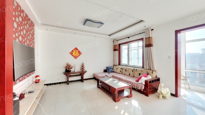 纯别墅区上叠，集中供暖，自住装修，满二，得房率高-客厅