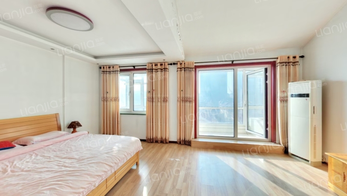 纯别墅区上叠，集中供暖，自住装修，满二，得房率高-卧室D