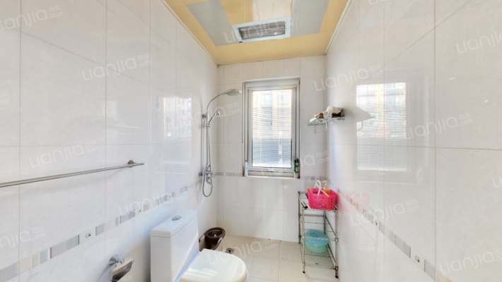 纯别墅区上叠，集中供暖，自住装修，满二，得房率高-卫生间C