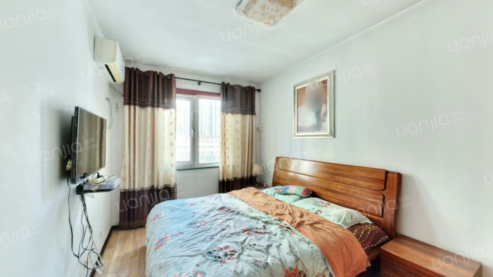 纯别墅区上叠，集中供暖，自住装修，满二，得房率高-卧室B