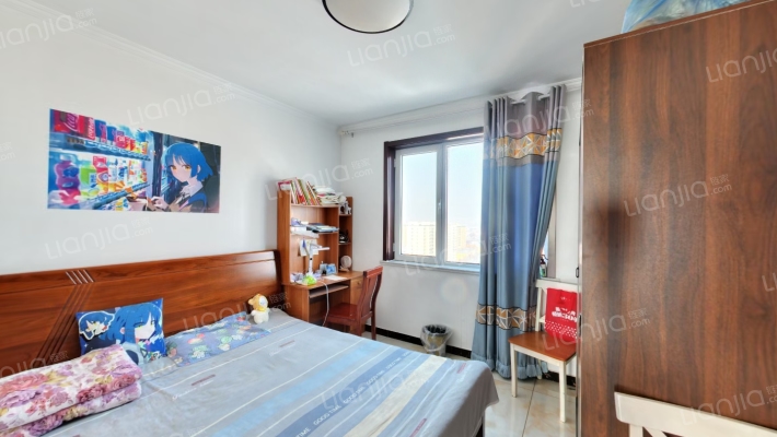 此房满二，自住装修，采光好视野好。看房方便-卧室A