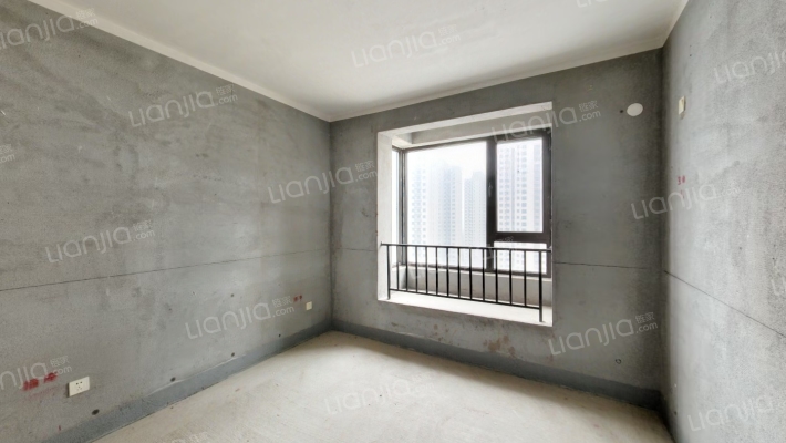 华阳东路 保利物业 南北通透 集中供暖 天伦湾三居出售-卧室A