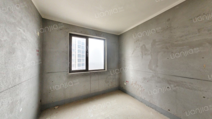 华阳东路 保利物业 南北通透 集中供暖 天伦湾三居出售-卧室B