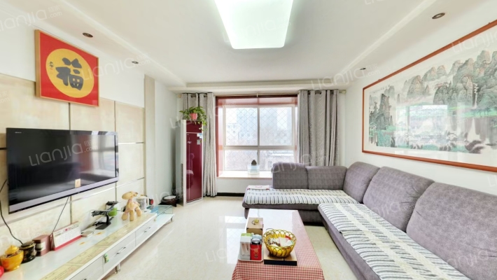 此房满此房满五年， 南北通透三室二厅，板楼公摊小-客厅