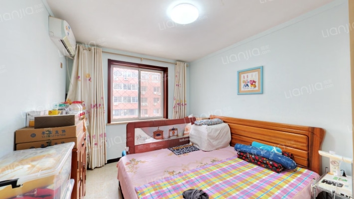 此房满此房满五年， 南北通透三室二厅，板楼公摊小-卧室B