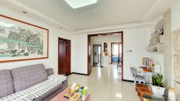 此房满此房满五年， 南北通透三室二厅，板楼公摊小-客厅