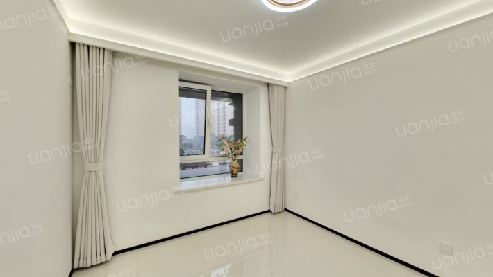 本房子在德信公园北侧 精装修大三居-卧室A