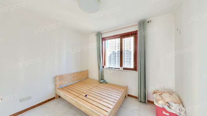 高铁新干线，好位置双卫大户型，老板推荐户型-卧室B