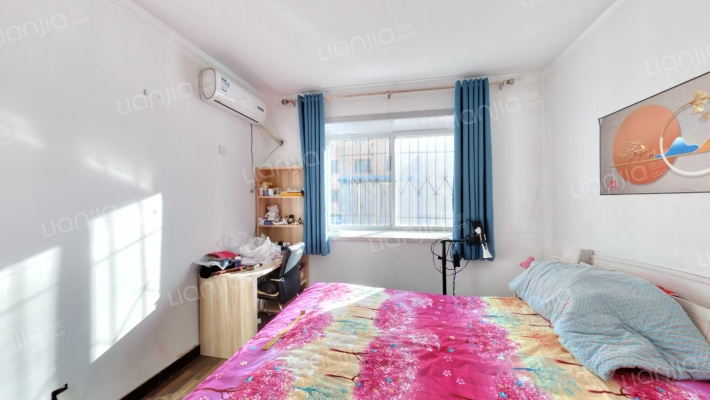 市区南北双通透两居室，一层带院子，自住精装-卧室A